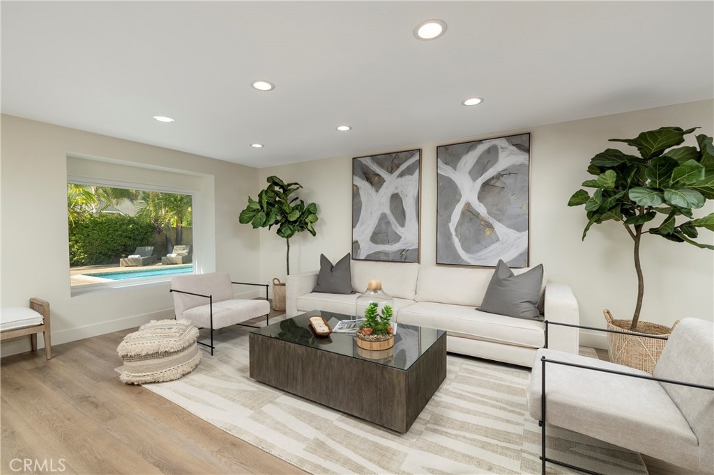 7772 E Northfield Avenue