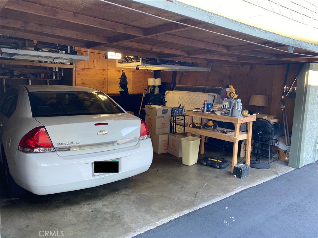 229 W Wilson Street 10