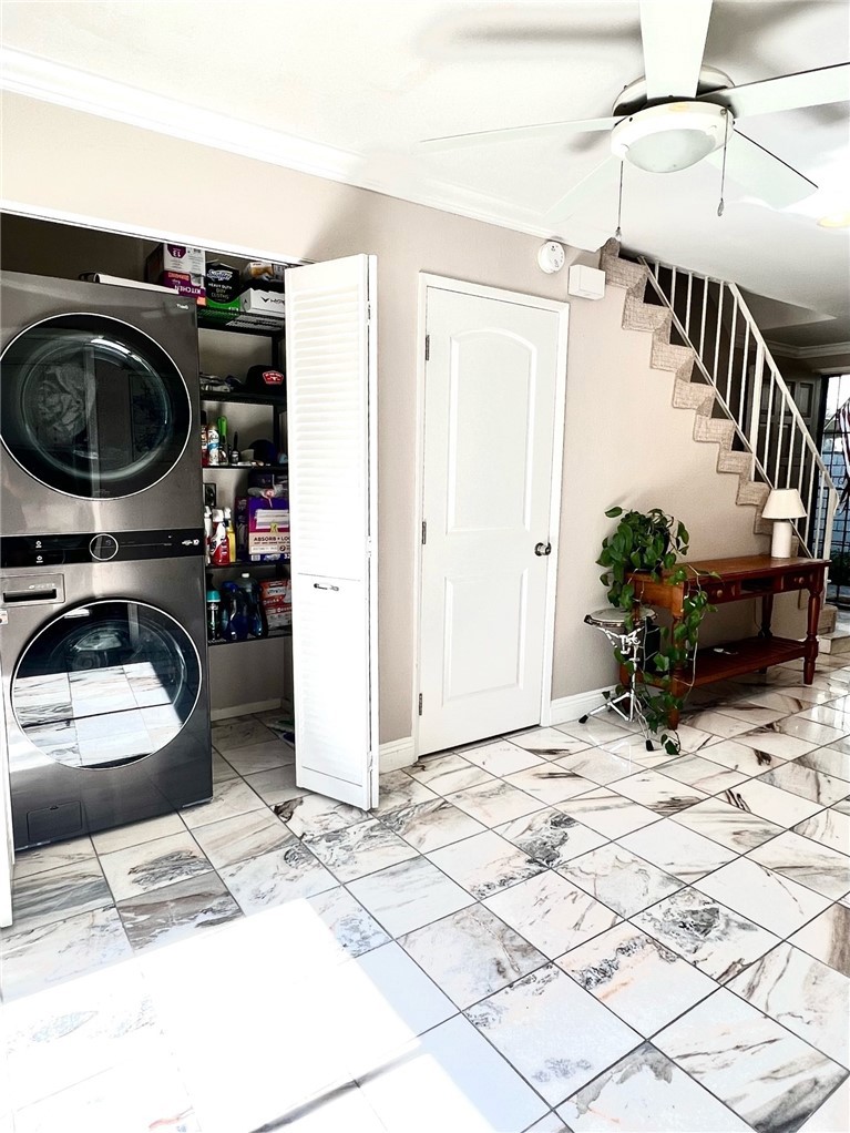 229 W Wilson Street 10