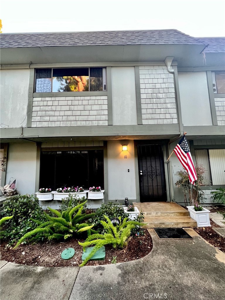 229 W Wilson Street 10