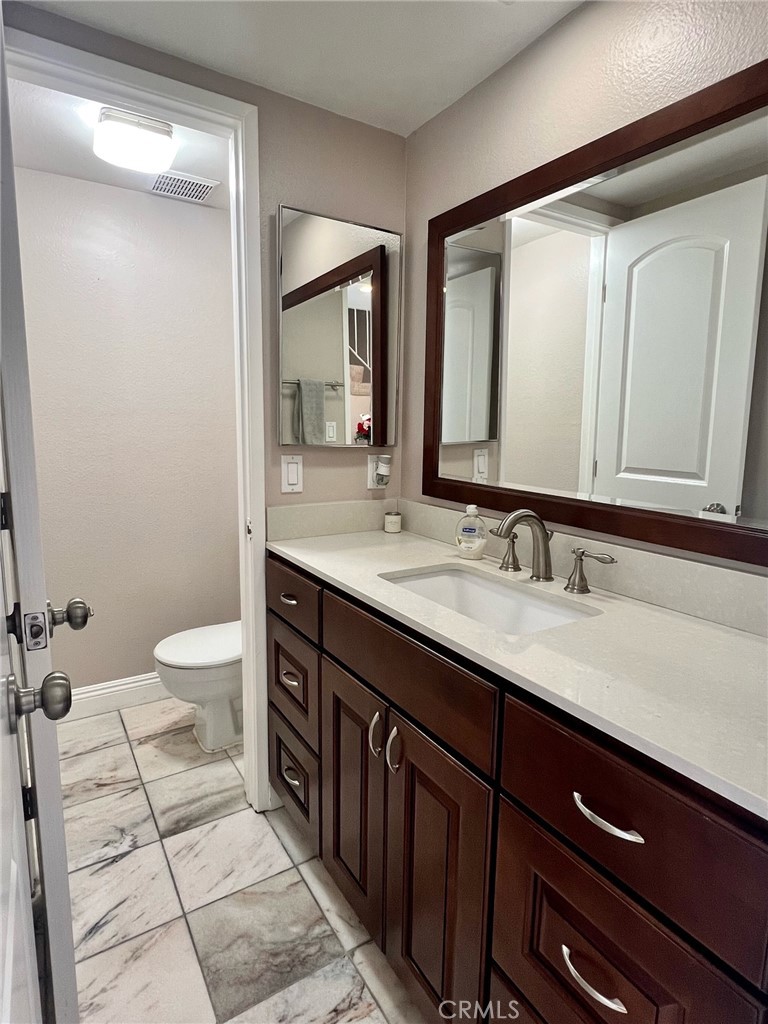 229 W Wilson Street 10