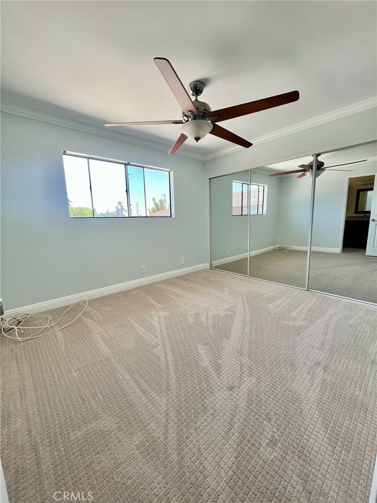 229 W Wilson Street 10