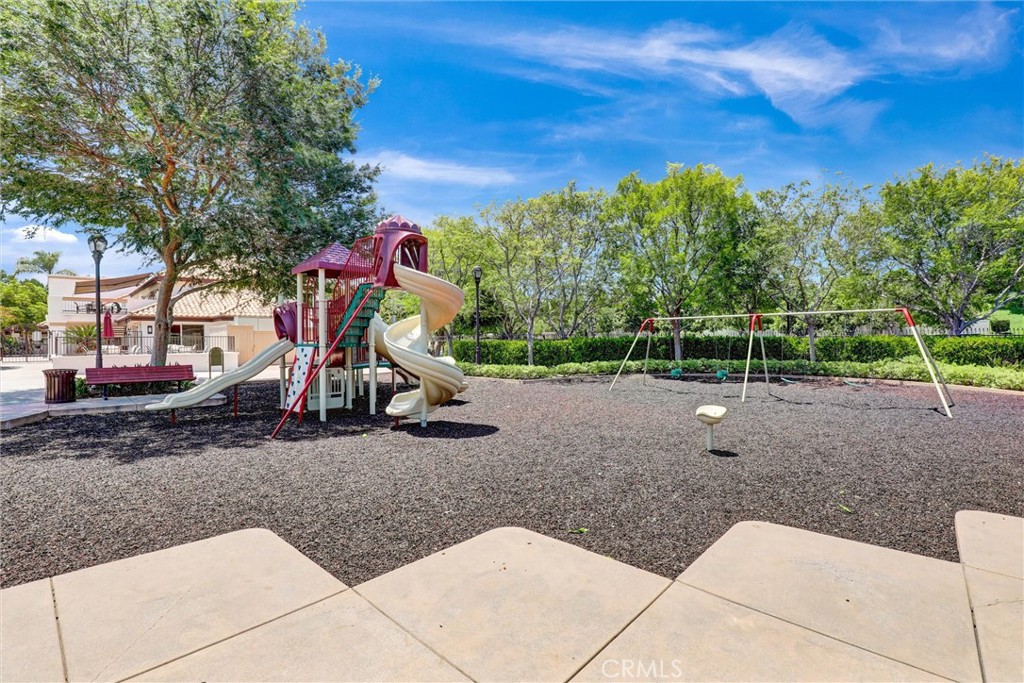 25072 Leucadia Street E