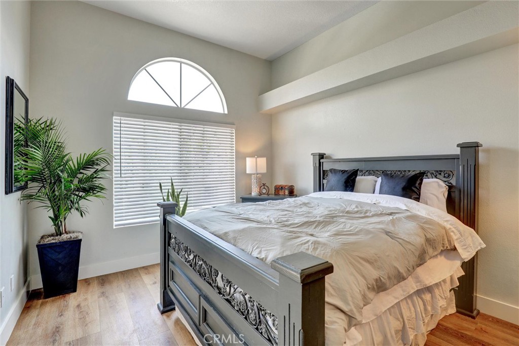 25072 Leucadia Street E