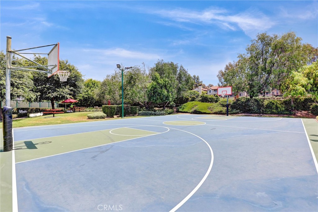 25072 Leucadia Street E