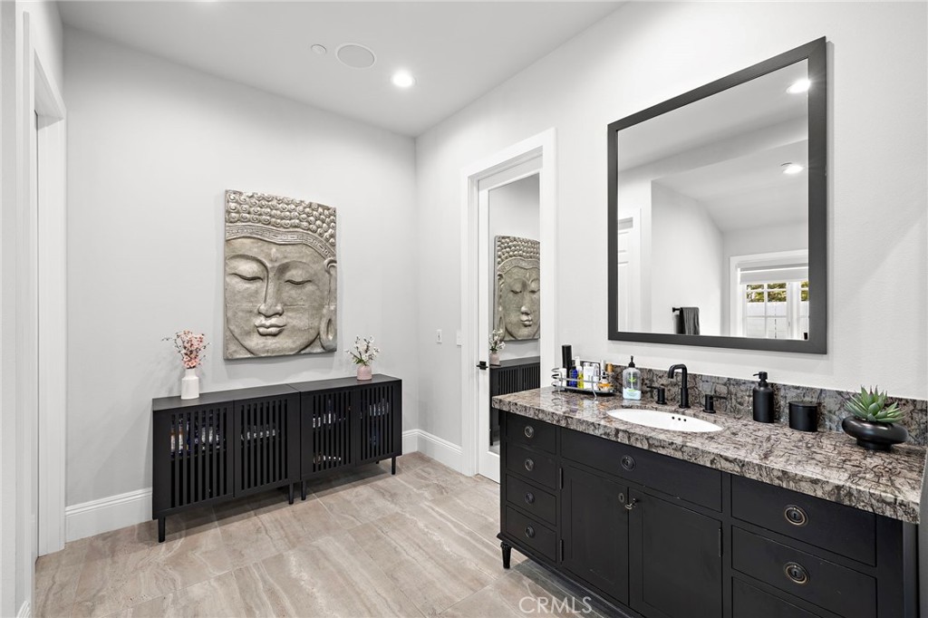 1 Falconridge Drive