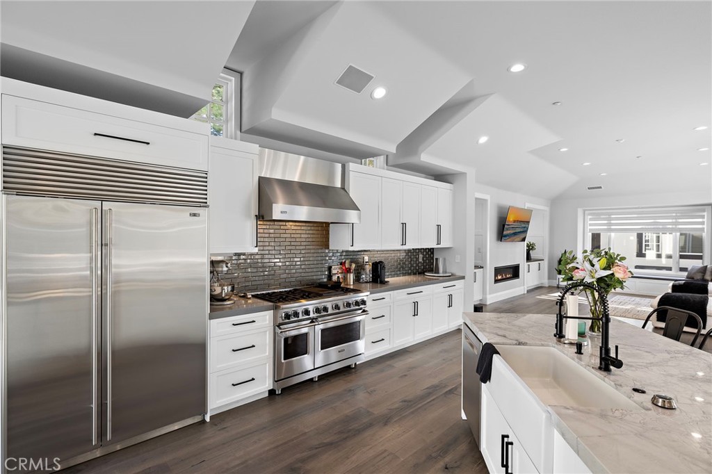 1 Falconridge Drive