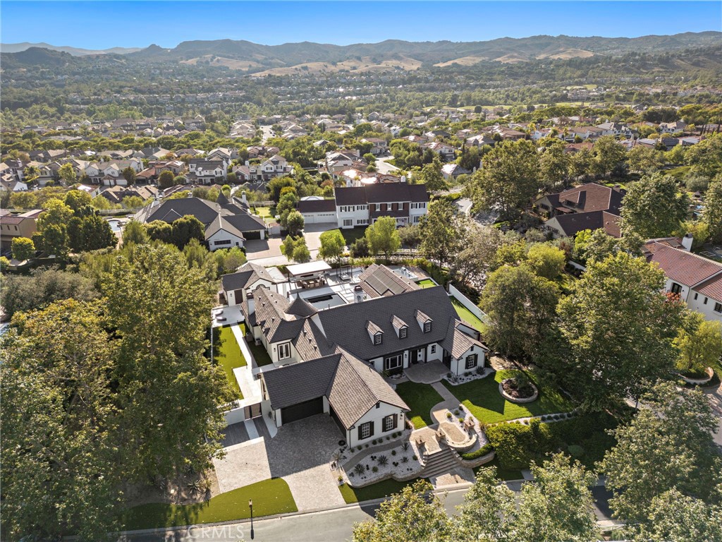 1 Falconridge Drive