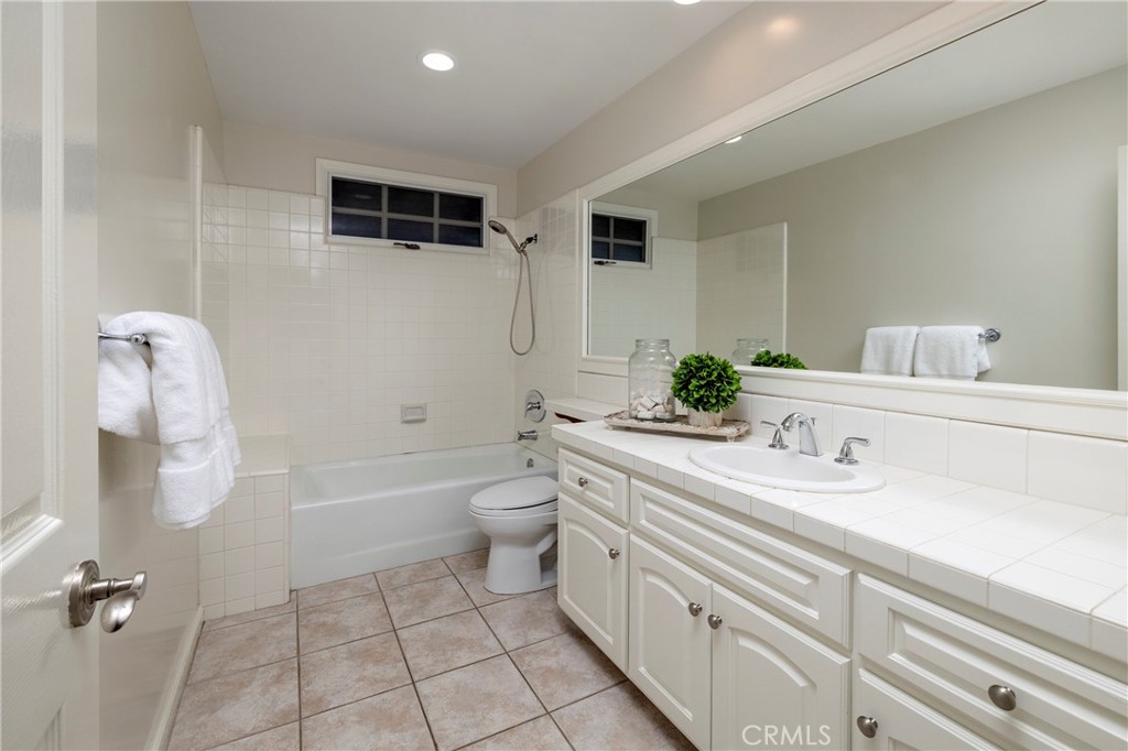 4196 Shorebreak Drive