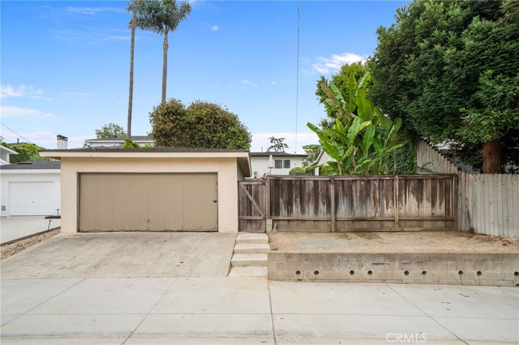 421 Tustin Avenue