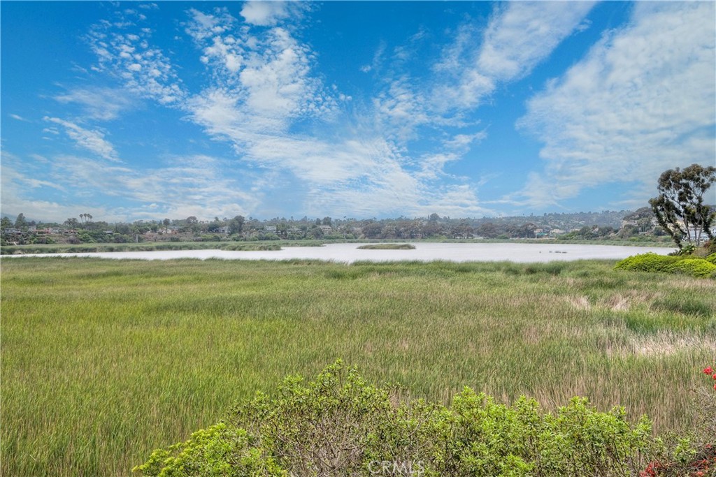 543 LAGUNA Drive