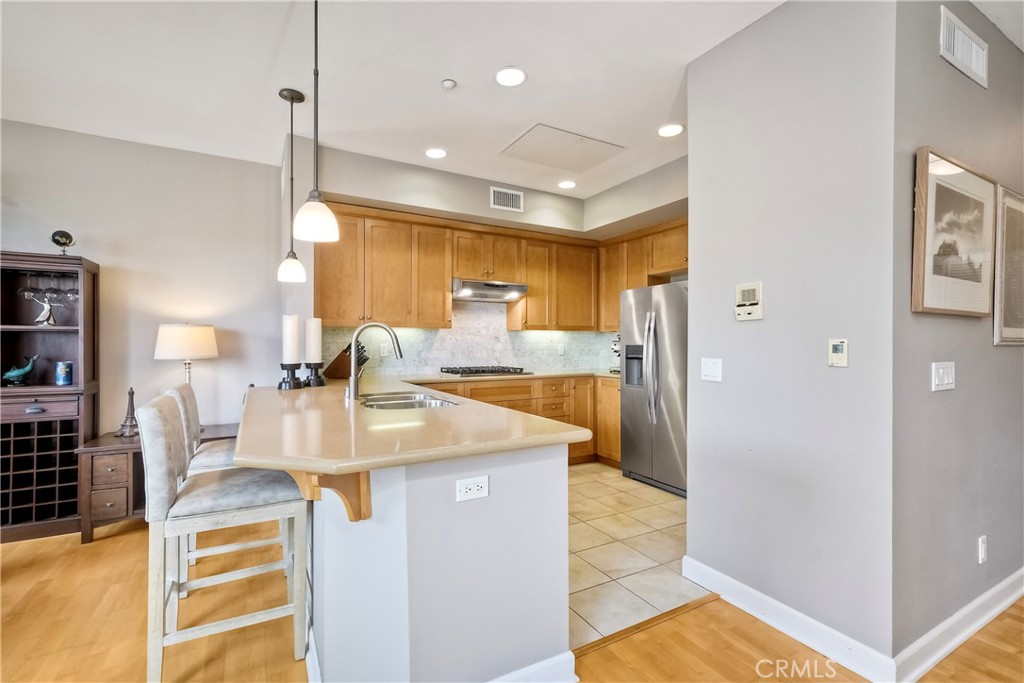 543 LAGUNA Drive