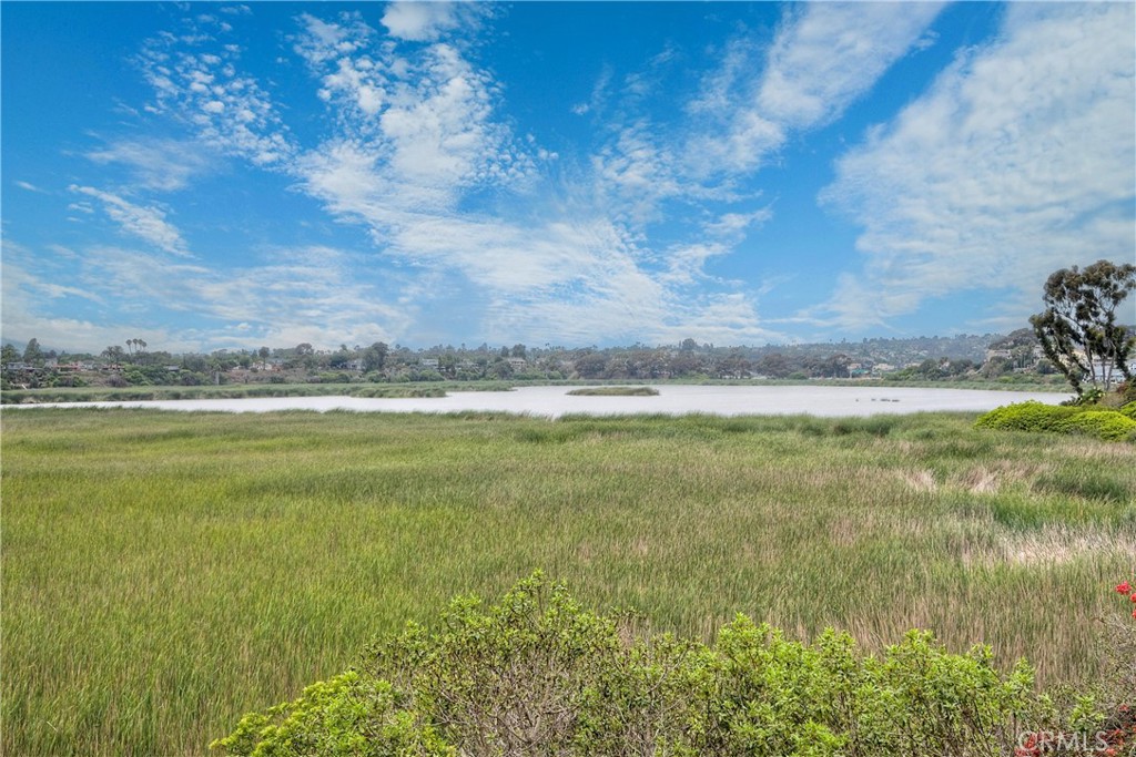 543 LAGUNA Drive