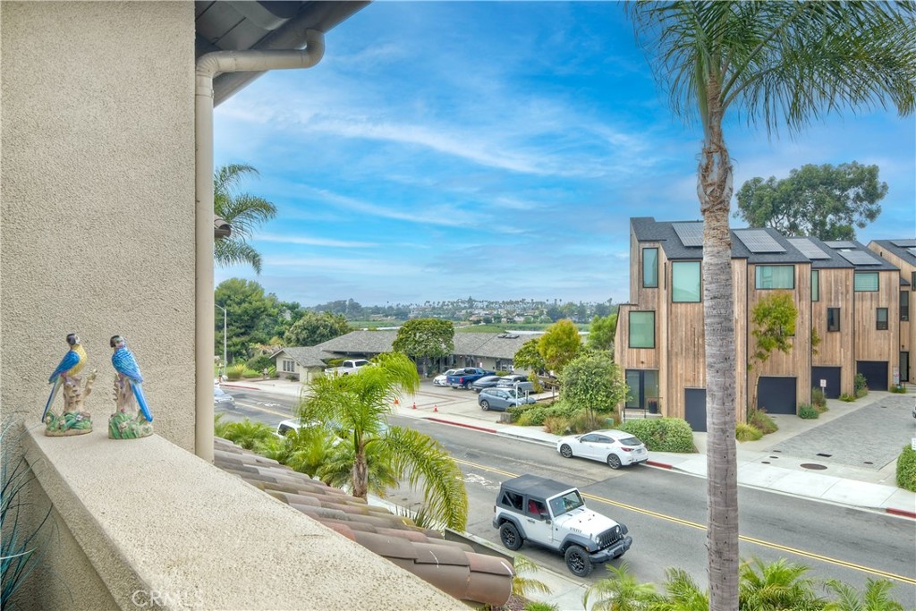 543 LAGUNA Drive