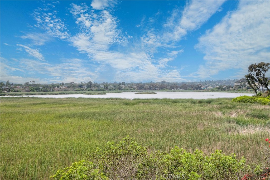 543 LAGUNA Drive