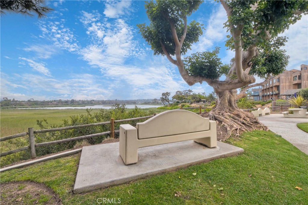 543 LAGUNA Drive