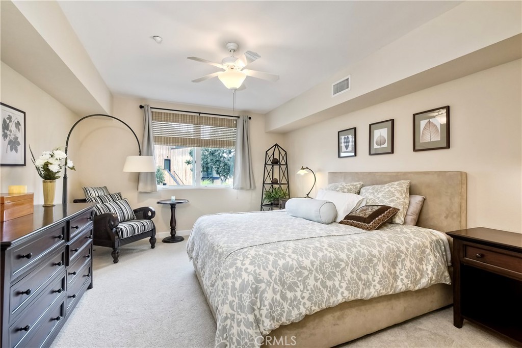 543 LAGUNA Drive