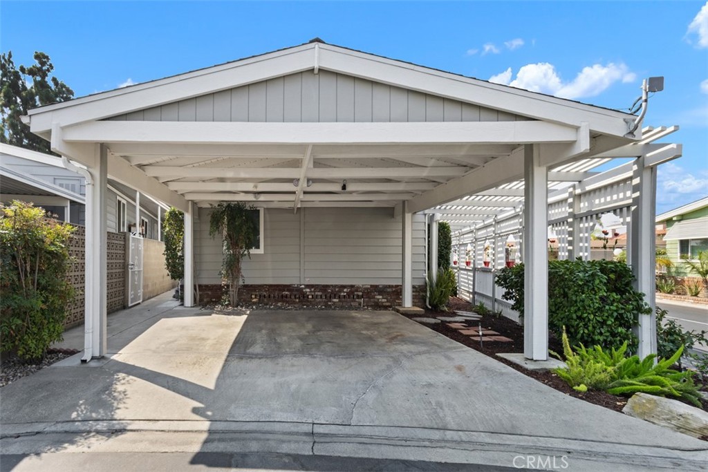 14000 Lake View Dr