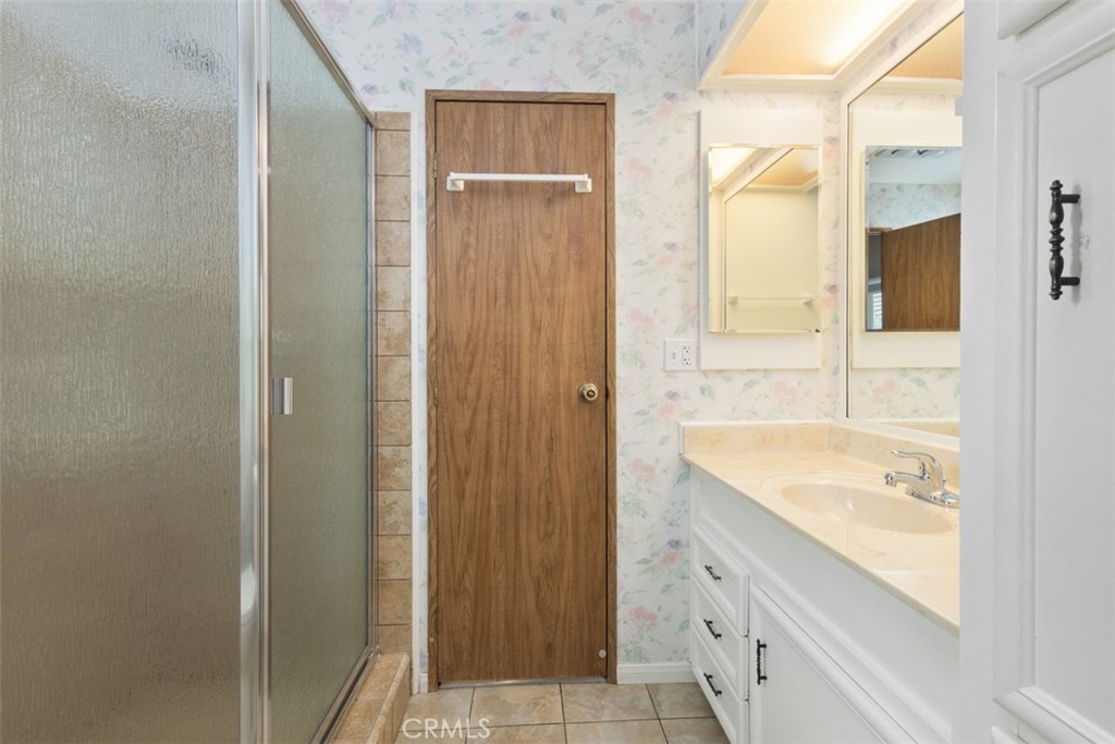 14000 Lake View Dr
