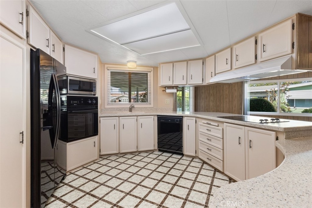 14000 Lake View Dr