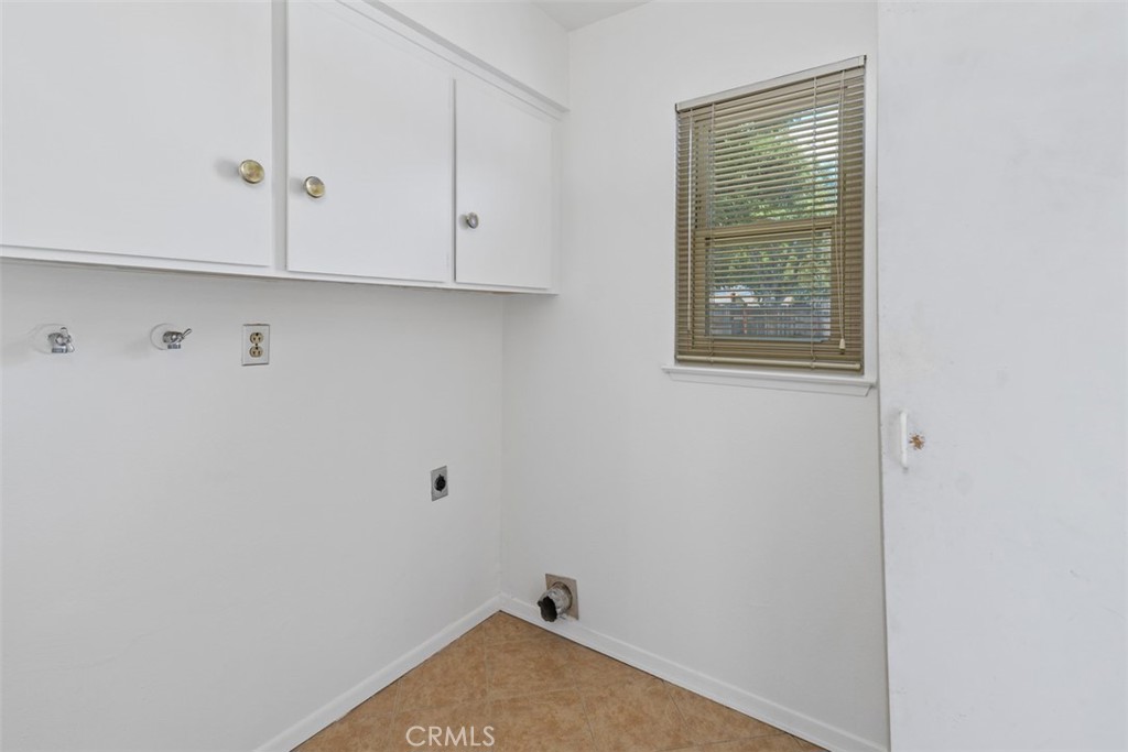 1106 E Alexander Avenue