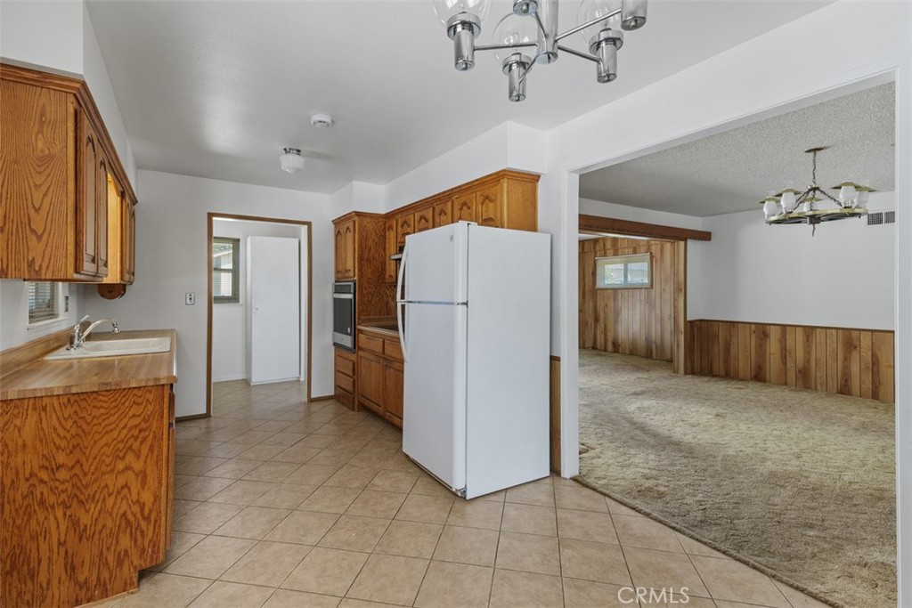 1106 E Alexander Avenue