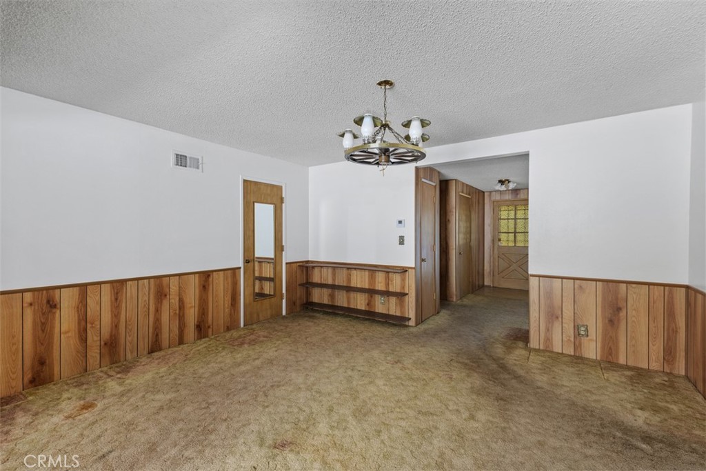 1106 E Alexander Avenue