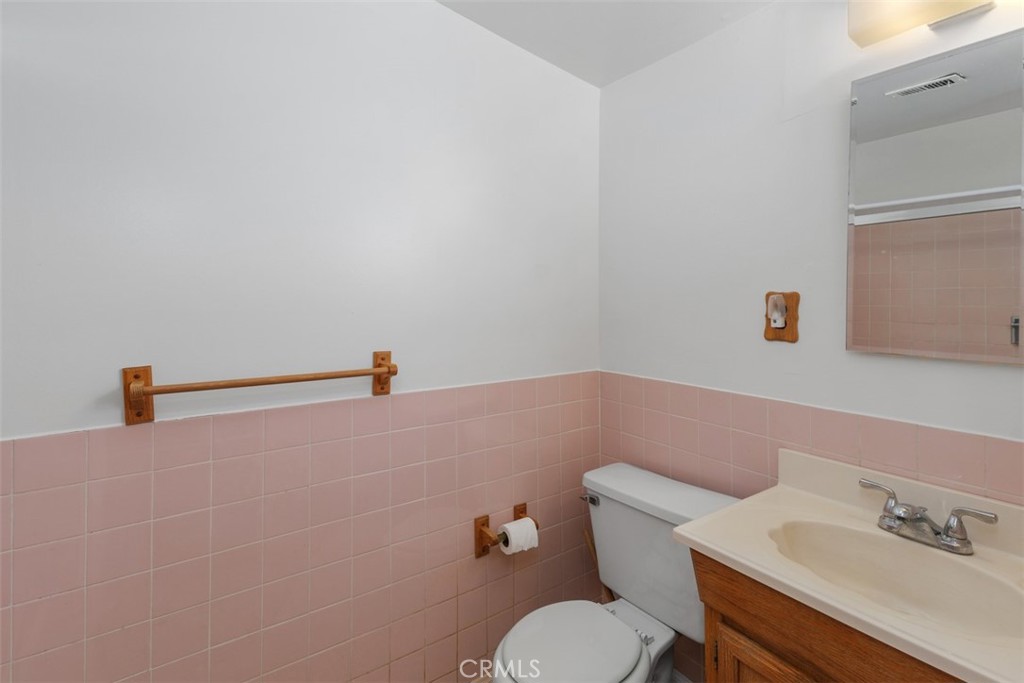 1106 E Alexander Avenue