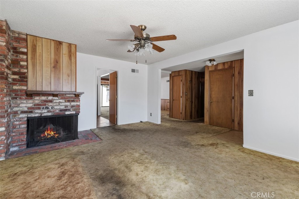 1106 E Alexander Avenue