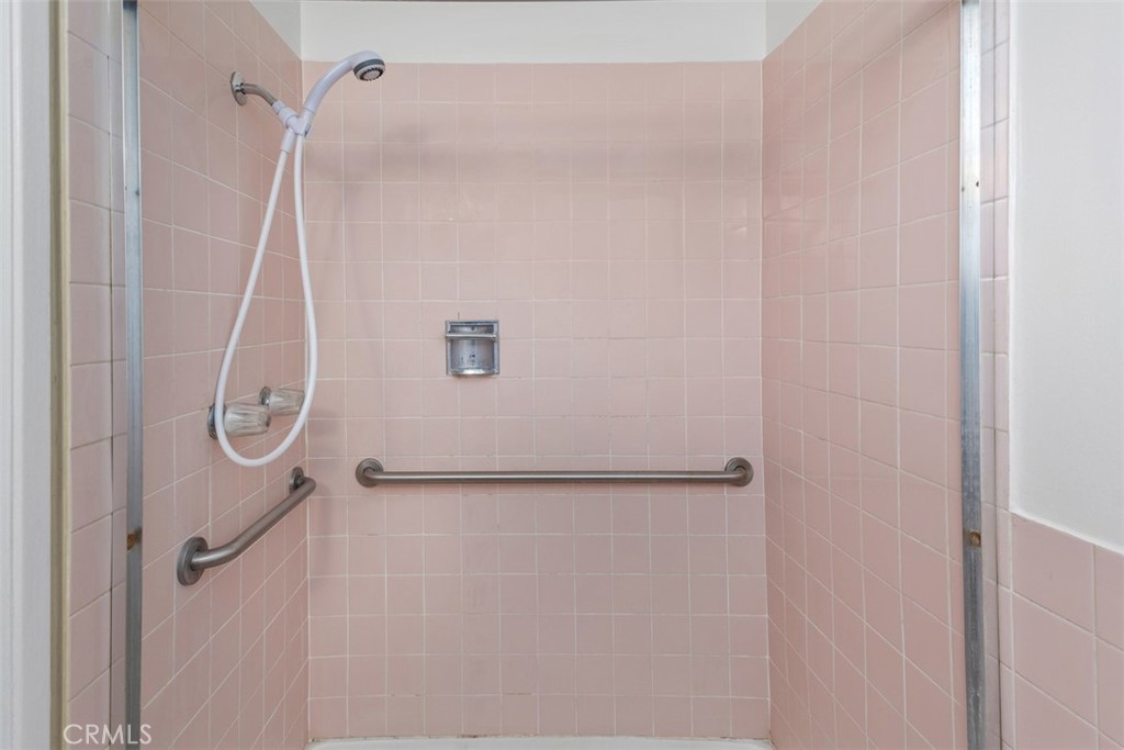 1106 E Alexander Avenue