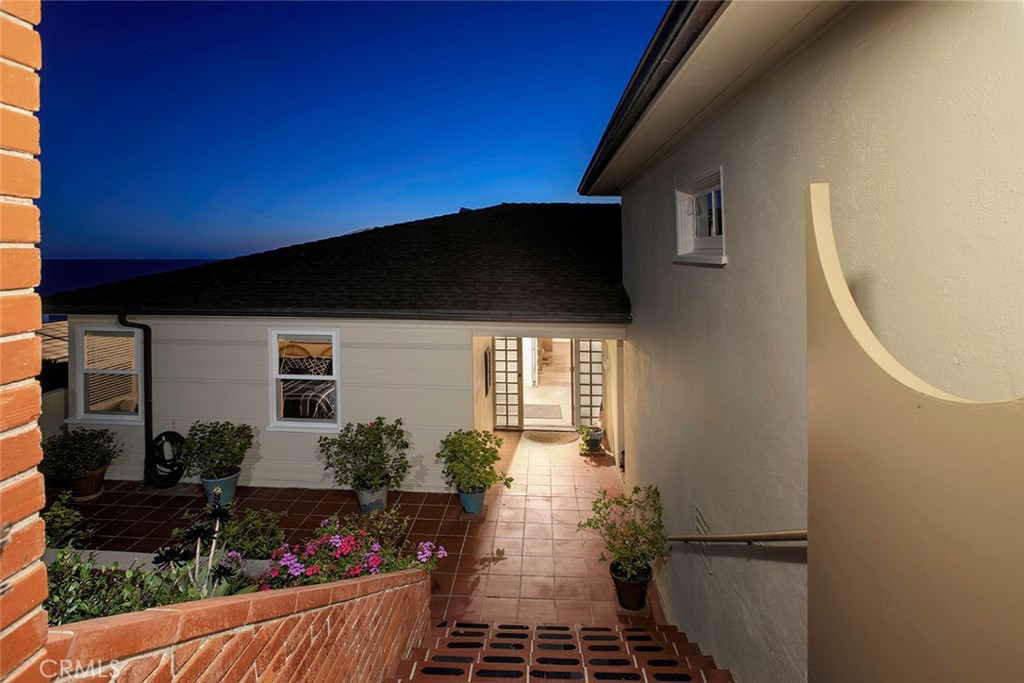 20 Lagunita Drive
