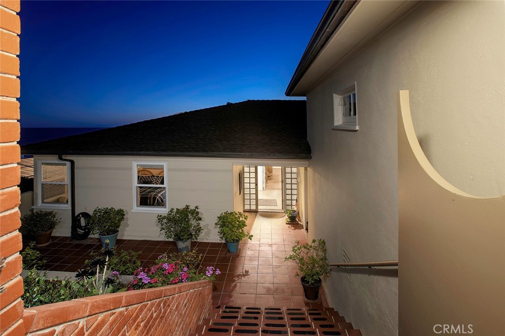 20 Lagunita Drive