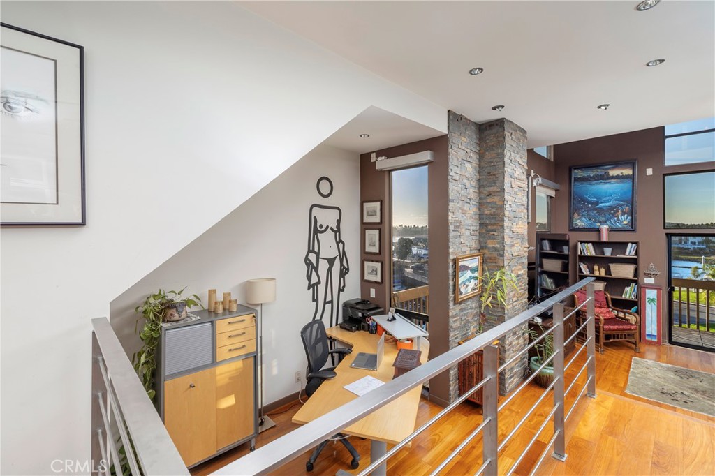 5327 Marina Pacifica Drive N Key 19