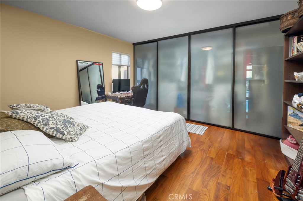 5327 Marina Pacifica Drive N Key 19