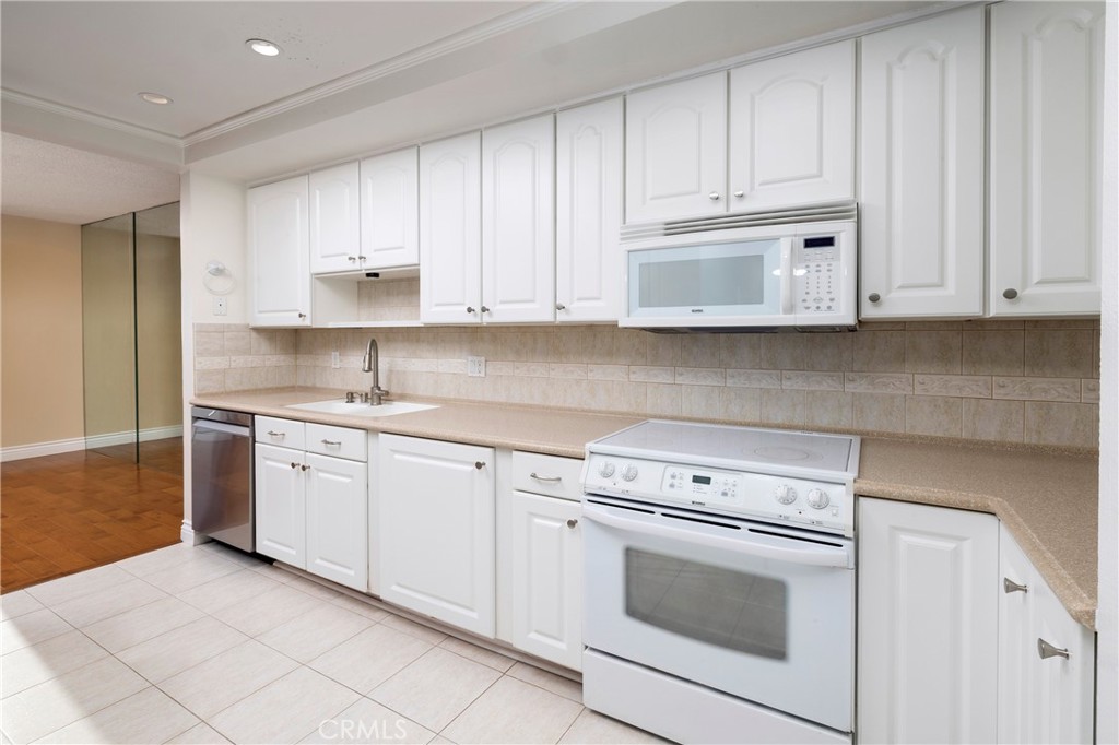 3200 La Rotonda Drive 316