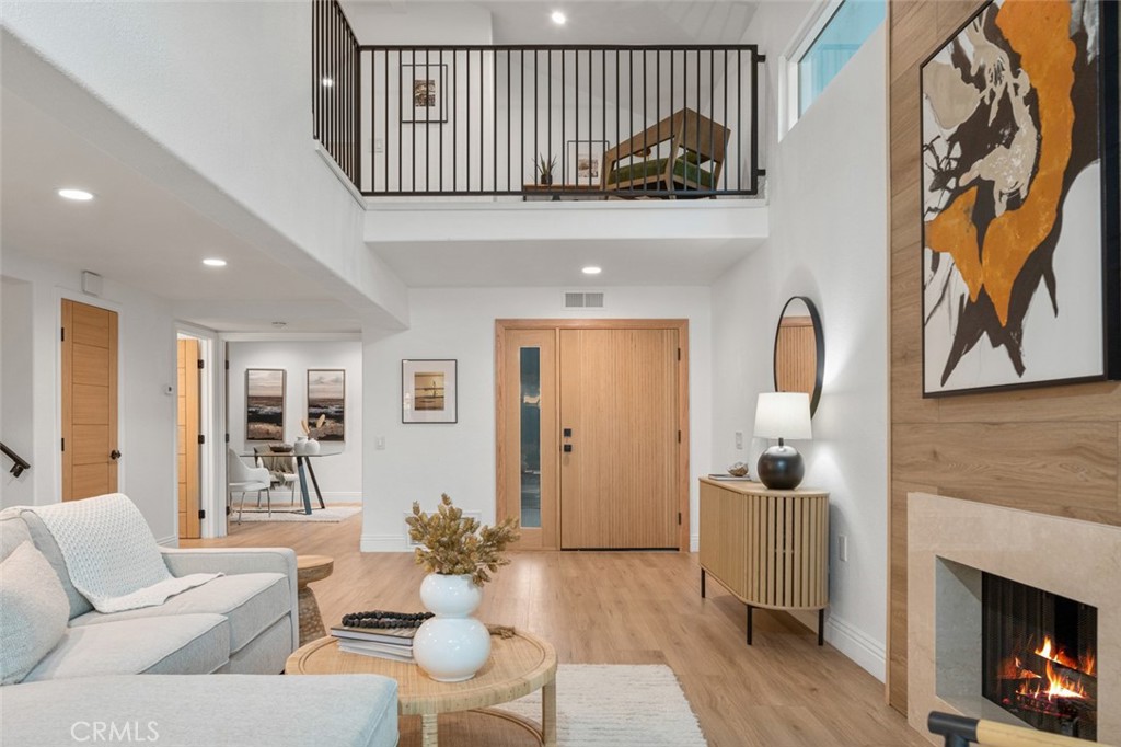 22522 Lake Forest Lane