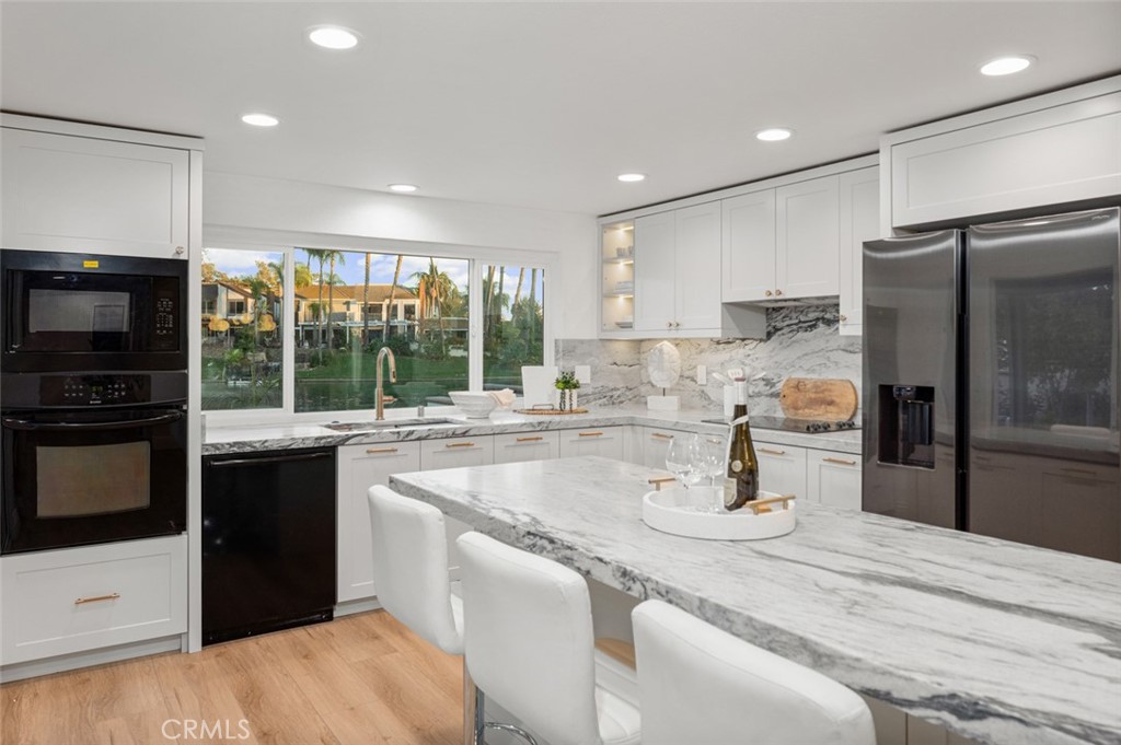 22522 Lake Forest Lane