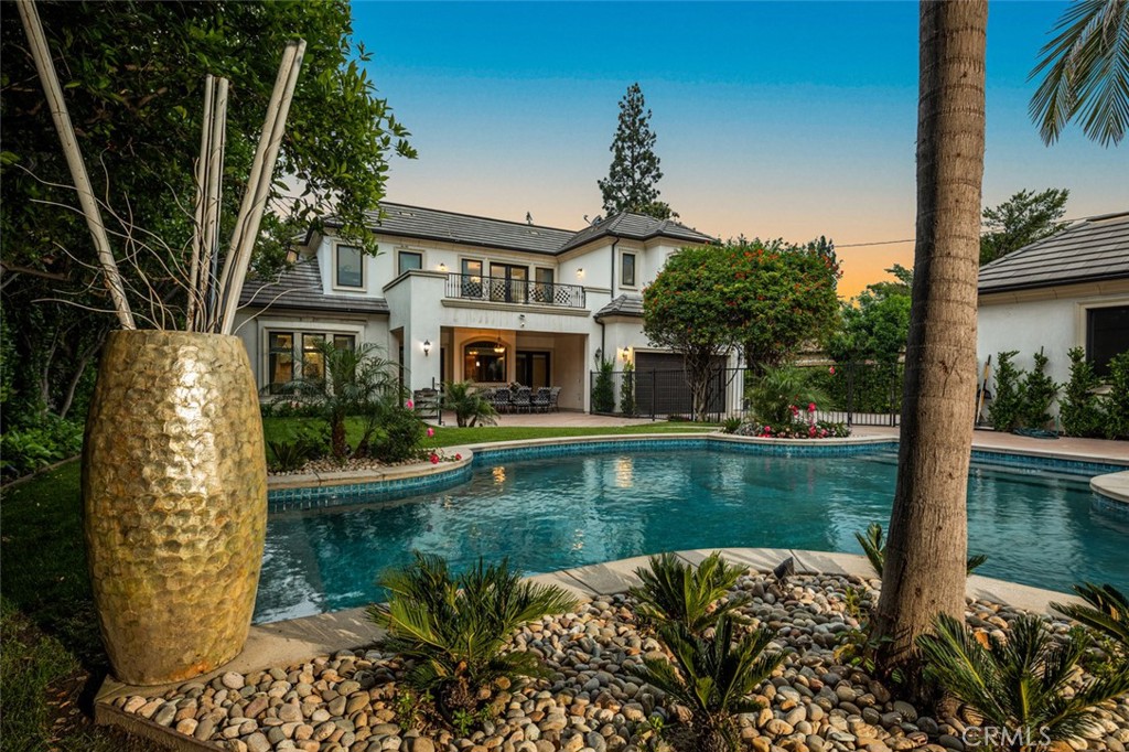 1122 S Santa Anita Avenue