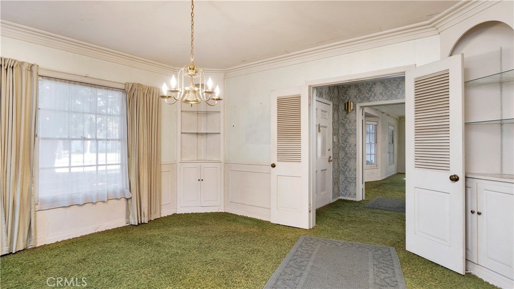 1804 N Heliotrope Drive