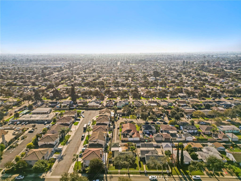 2100 W Valencia Drive