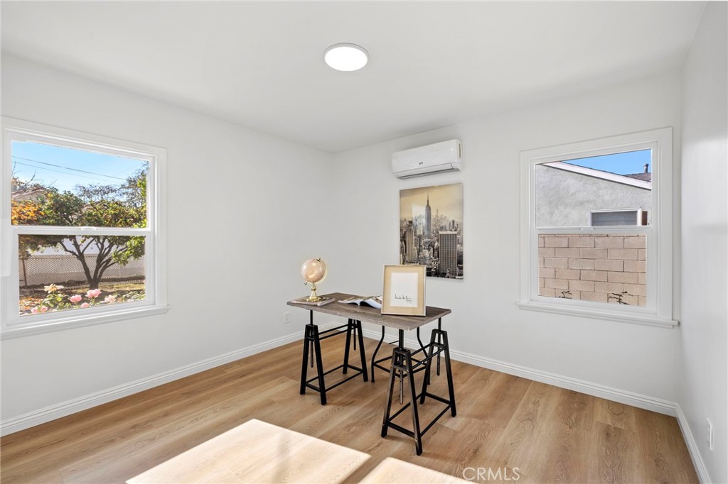 2100 W Valencia Drive