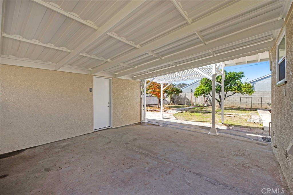 2100 W Valencia Drive