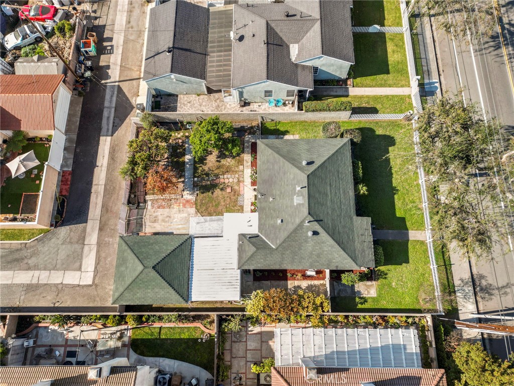 2100 W Valencia Drive