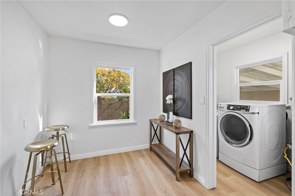 2100 W Valencia Drive