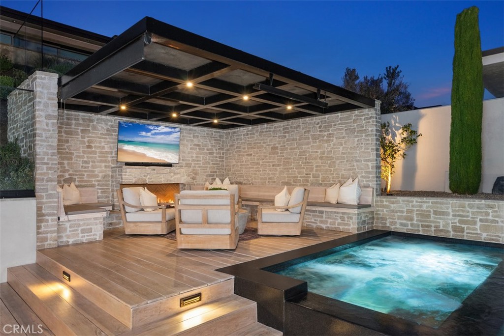 92 Monarch Bay