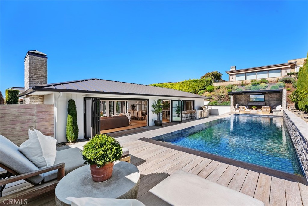 92 Monarch Bay