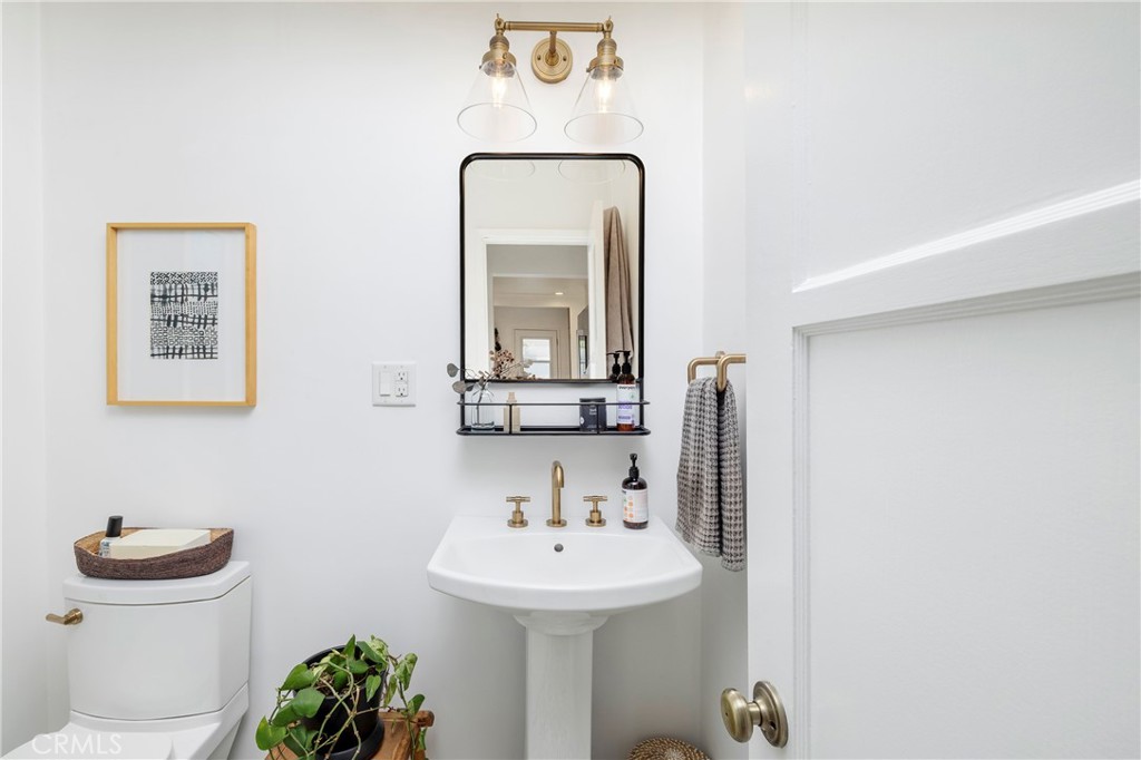 6702 E El Salvador Street