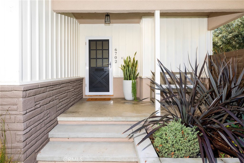 6702 E El Salvador Street