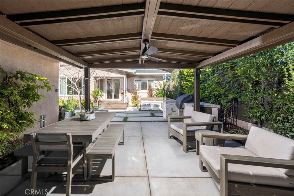 6702 E El Salvador Street