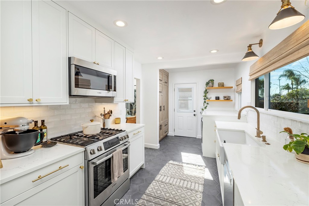 6702 E El Salvador Street